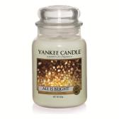 Yankee Candle All is Bright Doftljus Medium 